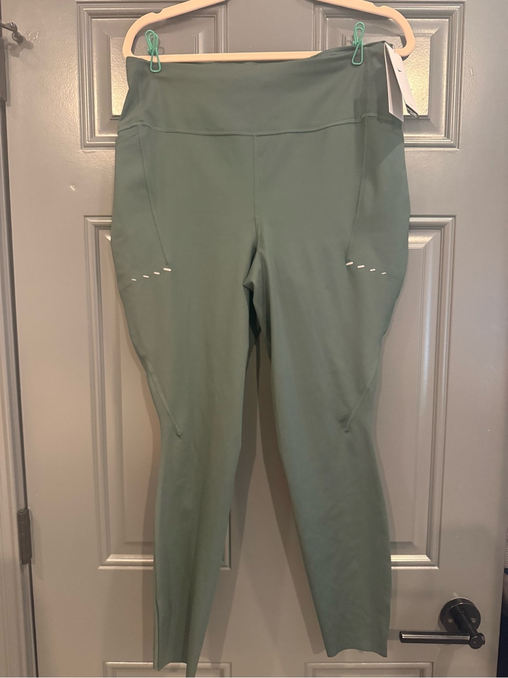 NWT Nike Swift 7/8 Sage Green High-Waist Leggings